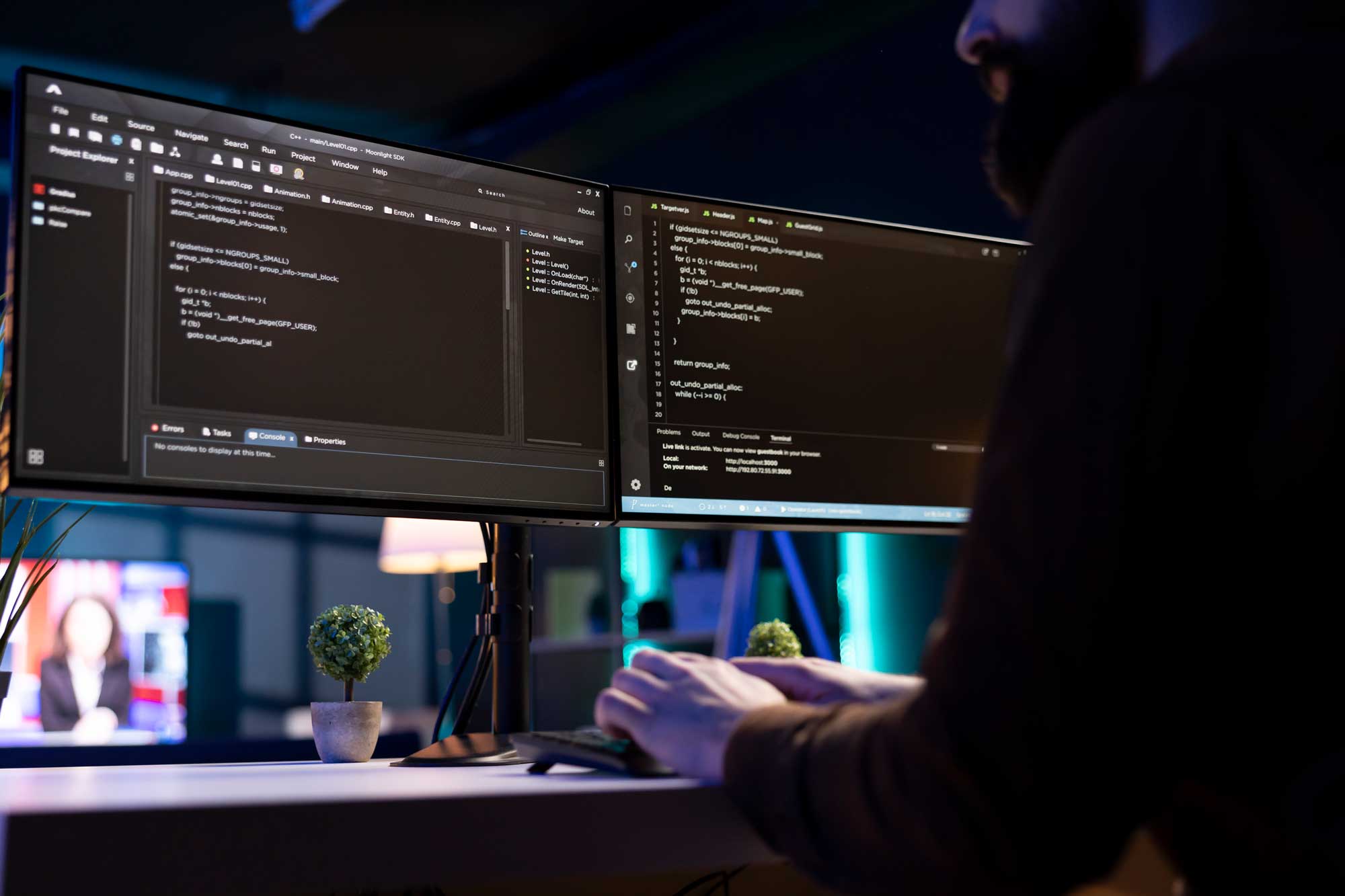 Plataforma digital con agenda interactiva y acceso seguro para asistentes